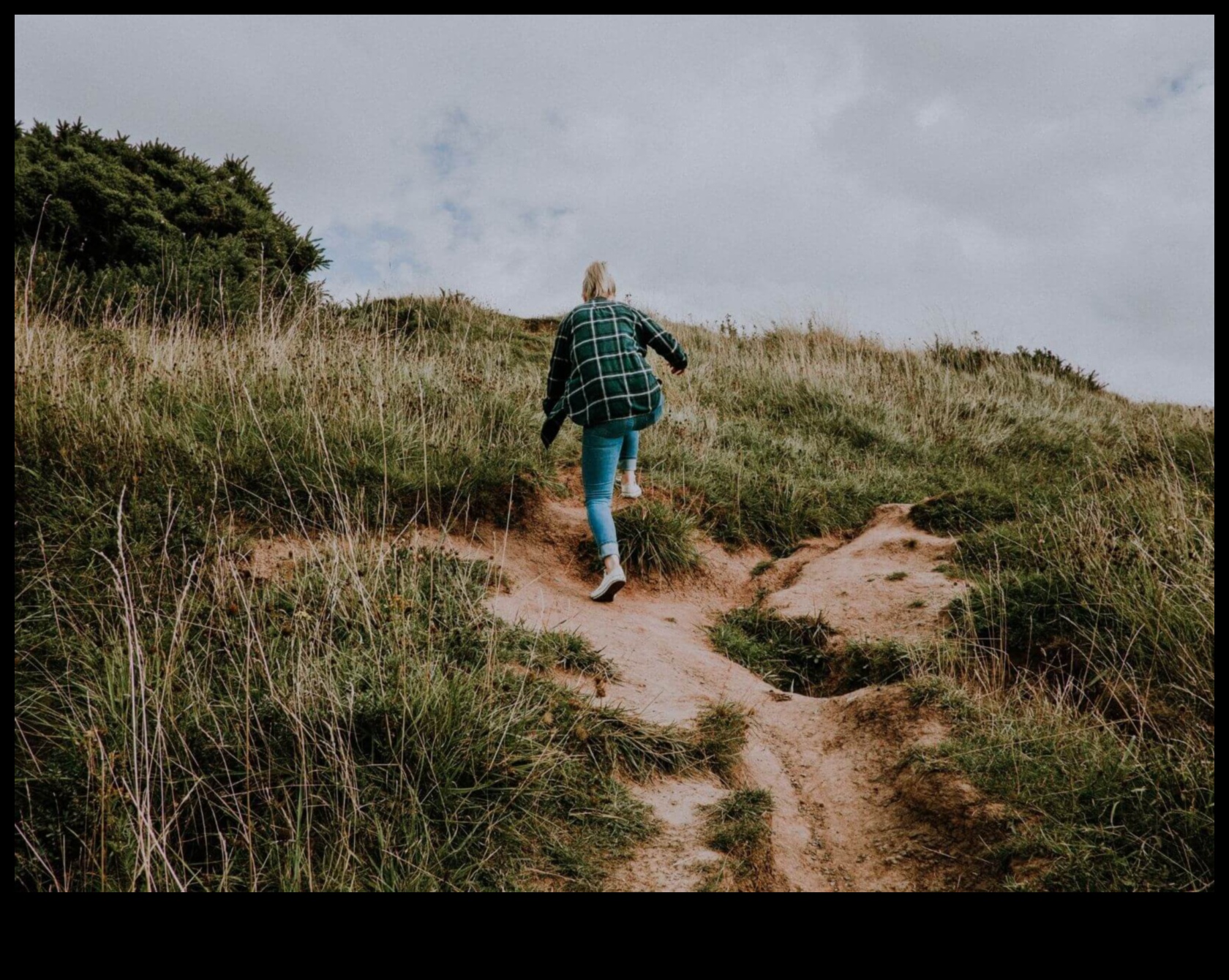 Trail Running Triumph: Influența naturii asupra pierderii și întreținerii în greutate